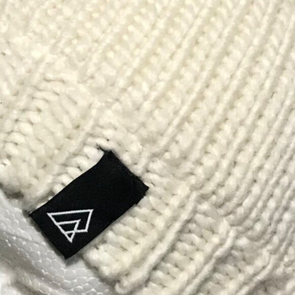 Ripzone Youth White Knit Beanie With Double Pom Poms - Picture 3 of 11